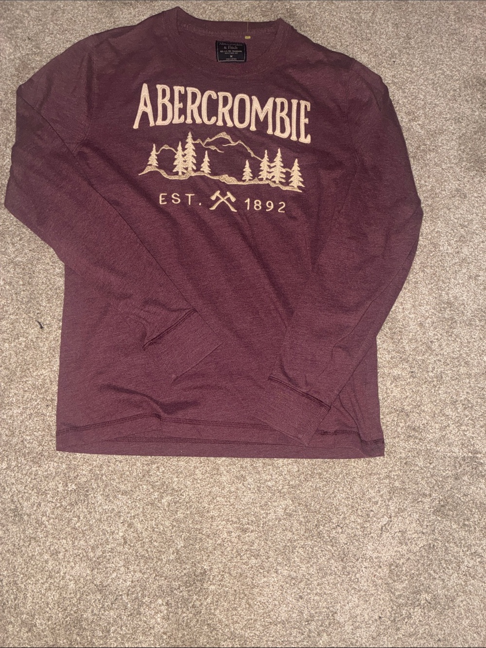 Abercrombie & Fitch Men's Burgundy Crewneck with Cream Logo Graphic
